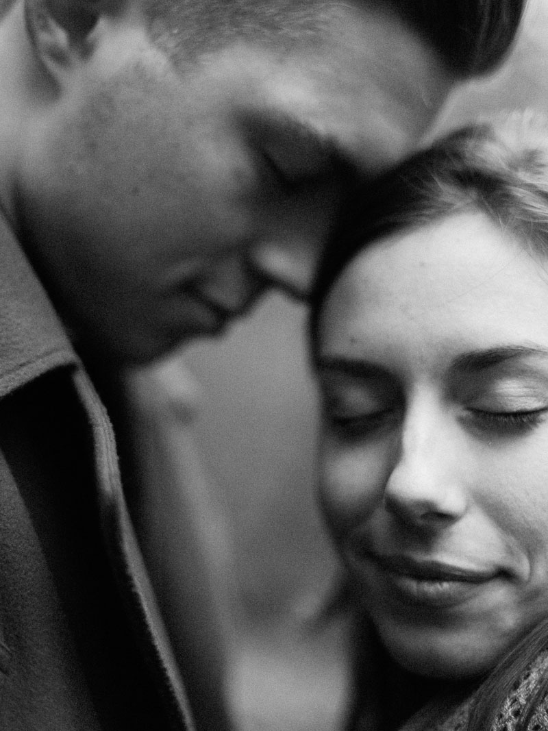 creek walk engagement session on vsco film and kodak tri-x