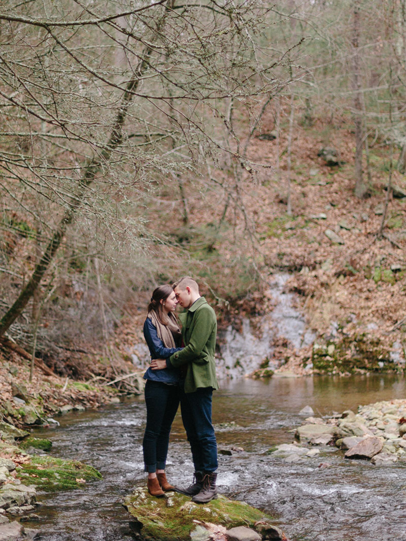 creek walk engagement session on vsco film and kodak tri-x