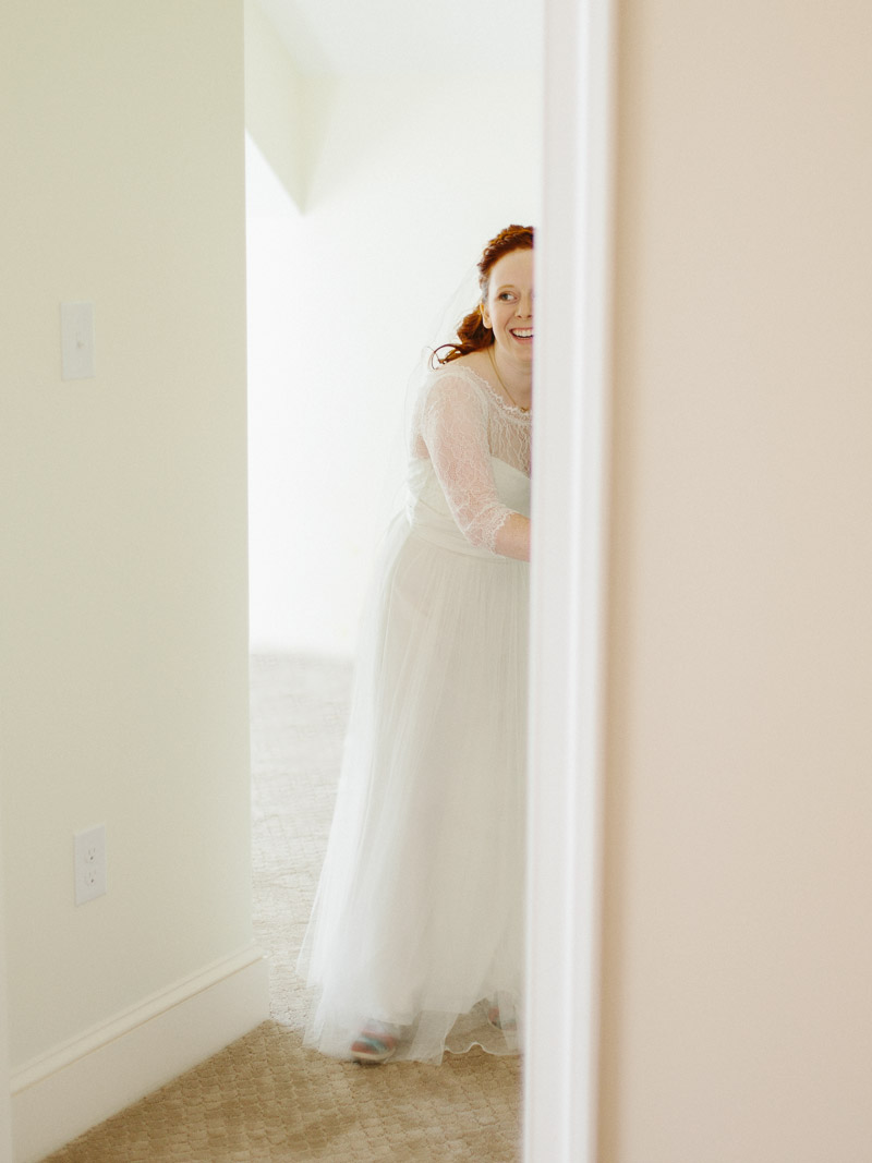 film photos of private intimate backyard wedding on the chesapeake bay in kilmarnock Virginia