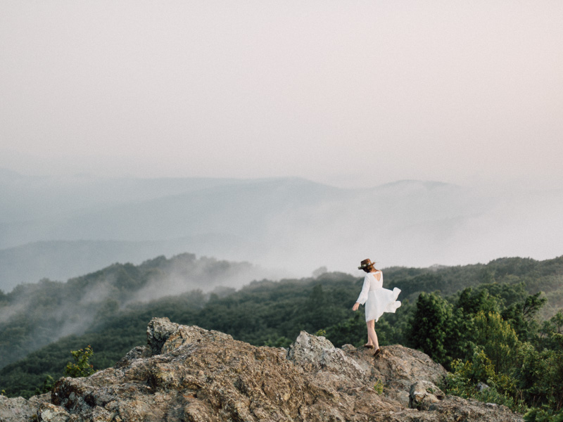 free spirit mountain bridal portraits session at sunrise with foraged wildflower bouquet