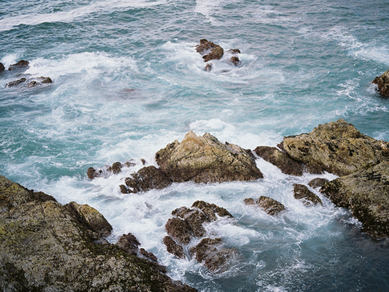 the way family family portraits on the pacific at montana de oro state park in california