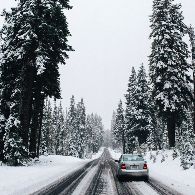 wintery road conditions near crater lake oregon