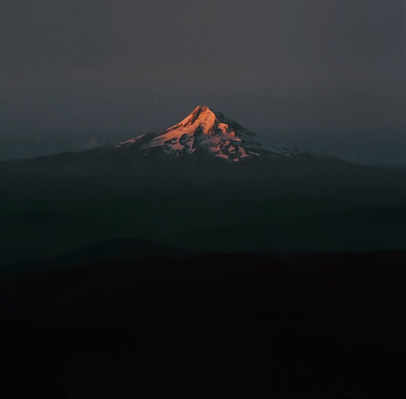 cascades sunrise view of mount hood from the lunch counter on mount adams